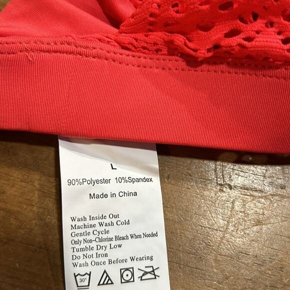 Woman’s Lace-back Coral Sports bra Size Large - Picture 5 of 6